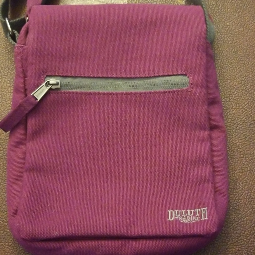 NWOT, Duluth purple satchel